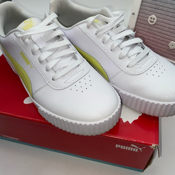 Puma’s with a yellow stripe on the side size 9 - Picture 4 of 5